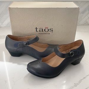 Taos Women's Samba Mary Jane Navy Shoes